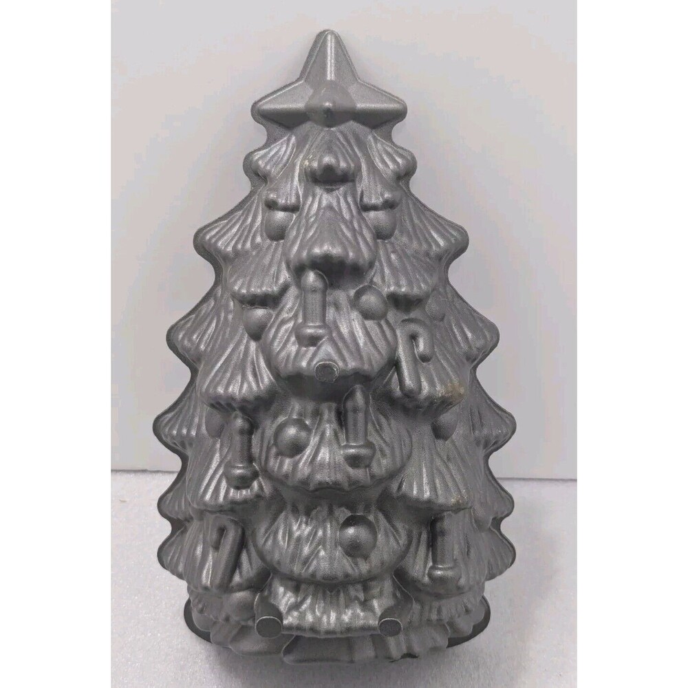 Nordic Ware Christmas Tree Mold Cake Pan 4.5 cups 11" Made in USA